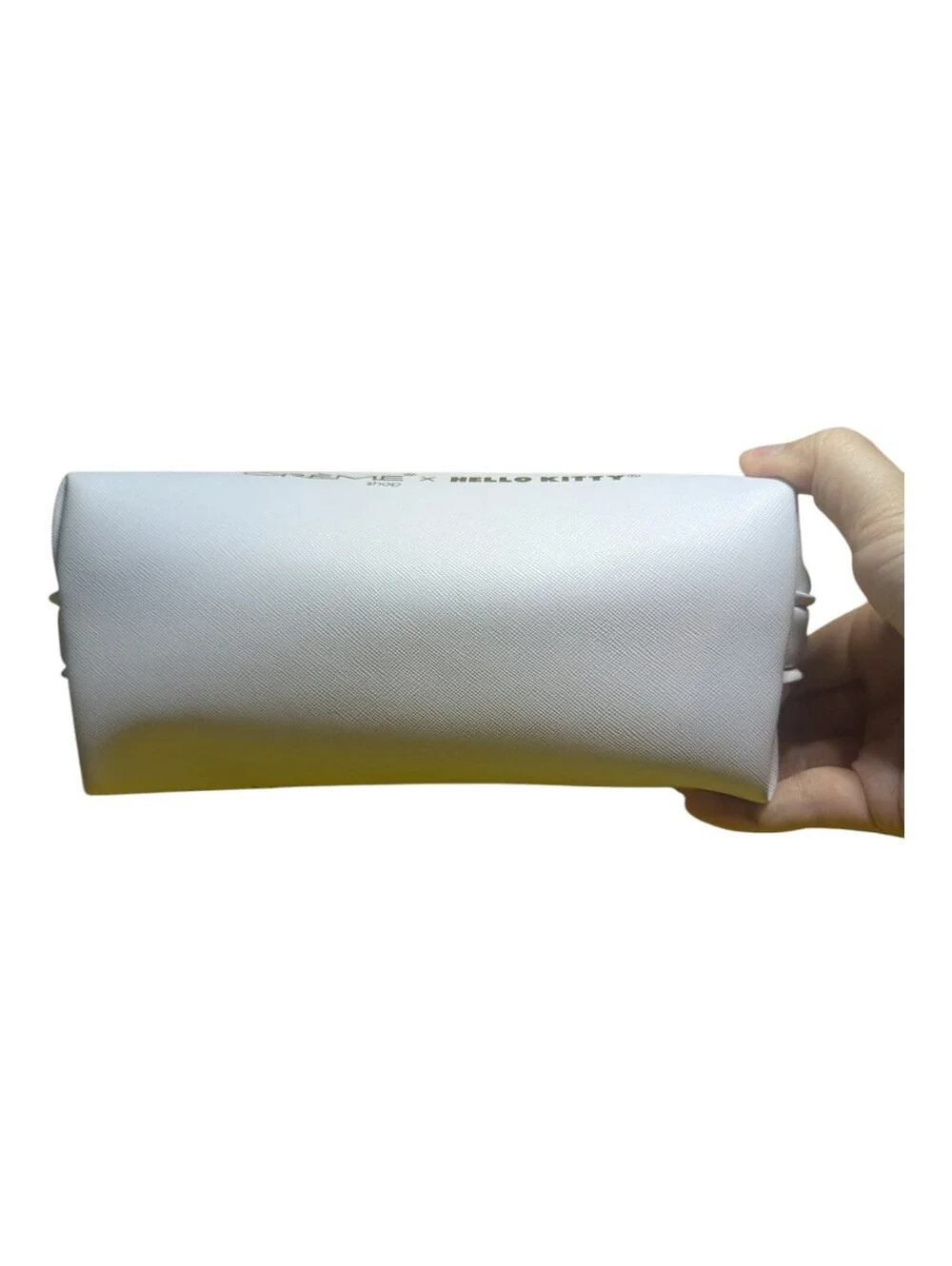 The Creme Shop Hello Kitty Cosmetic Bag White Zipper Closure